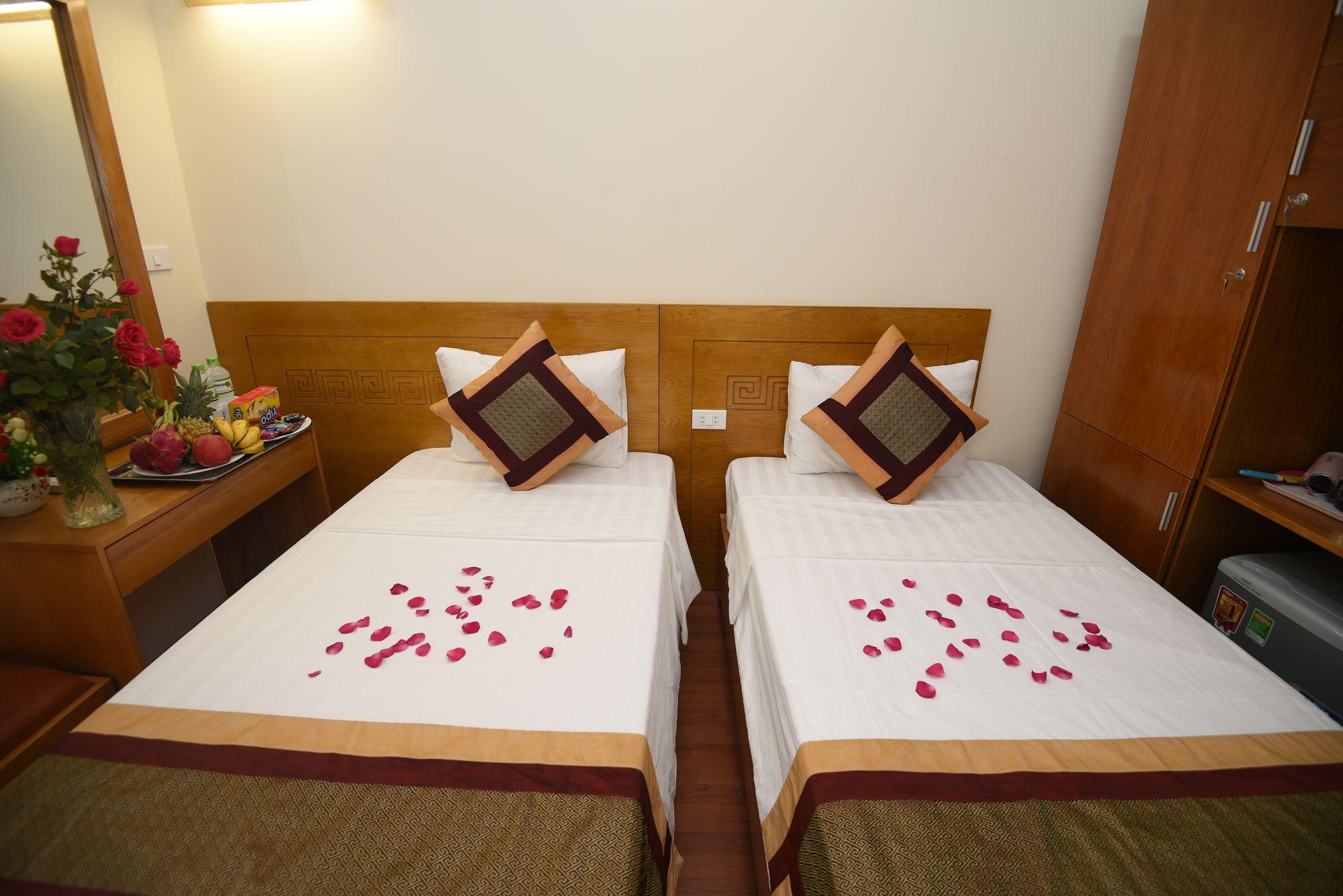 Old Town Palace Guest House Hanoi Esterno foto